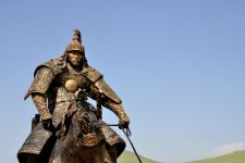 Reiter beim Reiterstandbild des Dschingis Khan Zu den Nomaden der Westmongolei, Mongolei, 09.07. - 30.07.2016