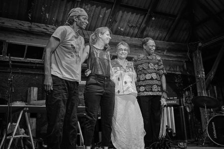 Hamid Drake, Els Vandeweyer, Elisabeth Flunger, Aly Keïta